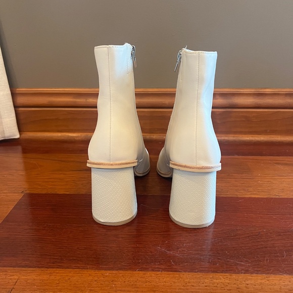 Dolce Vita Cream Ankle Boots - Picture 6 of 16